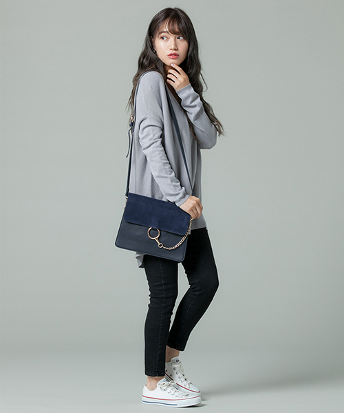 Edit Sheen(エディットシーン)の「リングチェーンスクエアショルダーバッグ(ショルダーバッグ・レディース・ブラック/ネイビー/ブラウン/グレー/ピンク・FREE)」の13枚目の写真