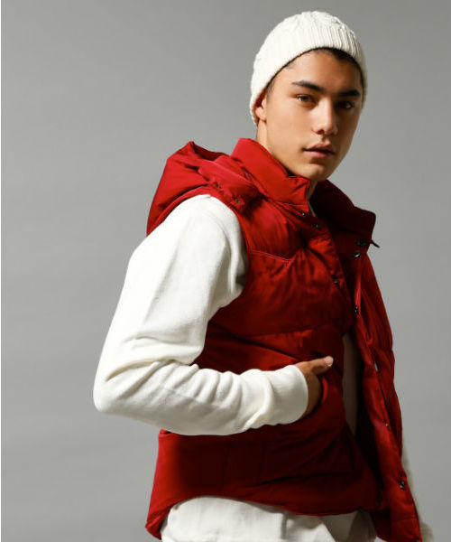 Azul By Moussy アズールバイマウジー の ﾌｰﾄﾞ付ﾀﾞｳﾝﾍﾞｽﾄ ダウンベスト Wear