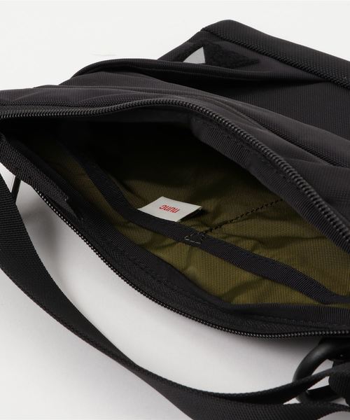 NUNC（ヌンク）の「【nunc】Musette Shoulder ミュゼットショルダーサコッシュ/NN005010（ショルダーバッグ・メンズ・ブラック・FREE）」の4枚目の写真