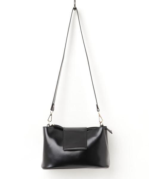 earth music&ecology(アースミュージックアンドエコロジー)の「スクエアショルダーバッグ(ショルダーバッグ・レディース・ライトピンク/ブラウン/グリーン/ブラック/レッド/ベージュ・FREE)」の2枚目の写真