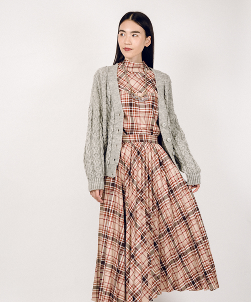 【Kerry Woollen Mills / ケリーウーレンミルズ】Aran Cable 2Way V Cardigan 【Kerry Woollen Mills / ケリーウーレンミルズ】Aran Cable 2Way V Cardigan