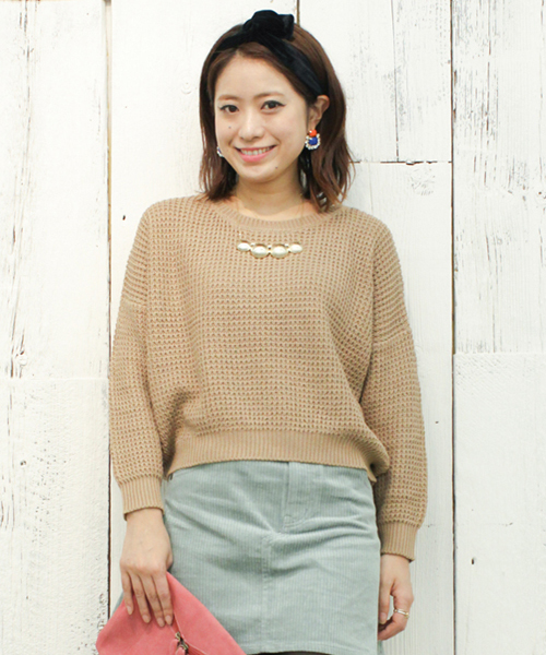 mystic（ミスティック）の「ショートワッフルプルオーバー（ニット/セーター・レディース・ブルー/アイボリー/キャメル/ブラック/グレー・ﾌﾘ-）」の5枚目の写真