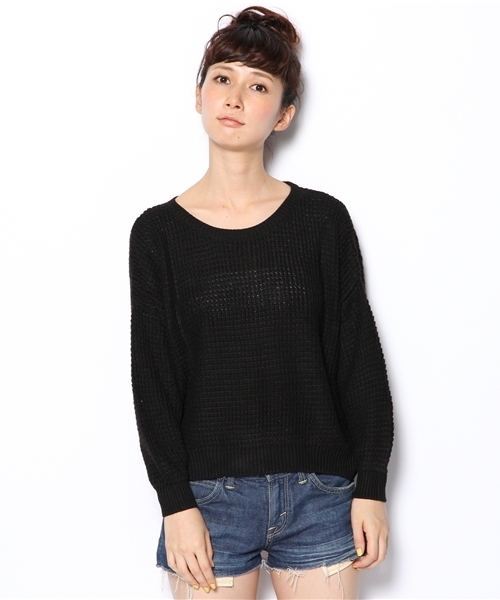 mystic（ミスティック）の「ショートワッフルプルオーバー（ニット/セーター・レディース・ブルー/アイボリー/キャメル/ブラック/グレー・ﾌﾘ-）」の13枚目の写真