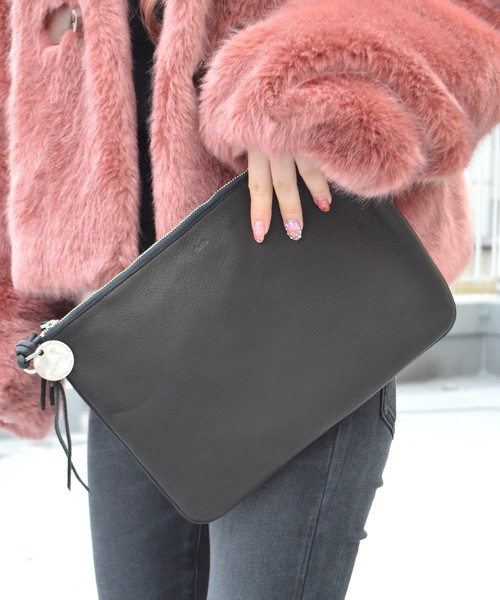 ROOPTOKYO(ループトウキョウ)の「39/サンク DEER LEATHER BAG(ショルダーバッグ・メンズ・ブラック・FREE)」の7枚目の写真