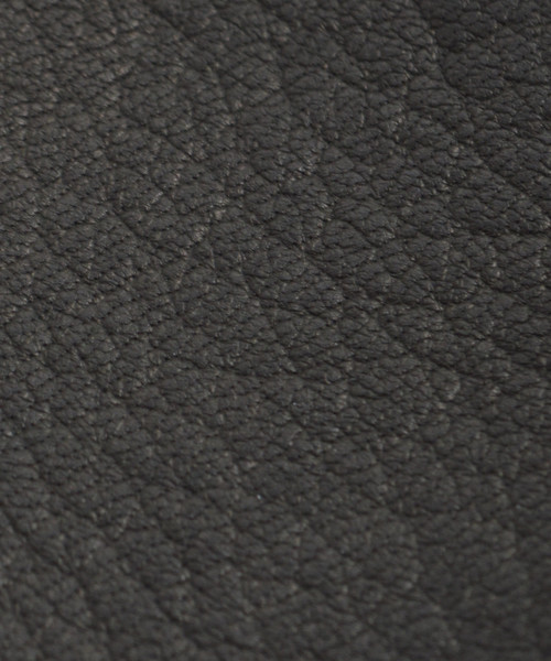 ROOPTOKYO(ループトウキョウ)の「39/サンク DEER LEATHER BAG(ショルダーバッグ・メンズ・ブラック・FREE)」の2枚目の写真