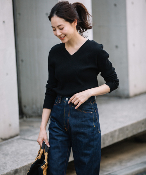 Munich（ミューニック）の「コットンリブジャージVネックプルオーバー【セットアップ可】（Tシャツ/カットソー・レディース・ネイビー/ナチュラル/グレイッシュベージュ/ライトブルー/ホワイト/ブラック・FREE）」の2枚目の写真