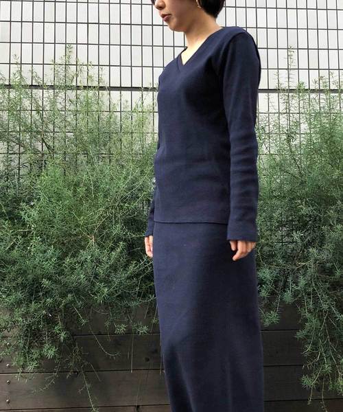 Munich（ミューニック）の「コットンリブジャージVネックプルオーバー【セットアップ可】（Tシャツ/カットソー・レディース・ネイビー/ナチュラル/グレイッシュベージュ/ライトブルー/ホワイト/ブラック・FREE）」の11枚目の写真