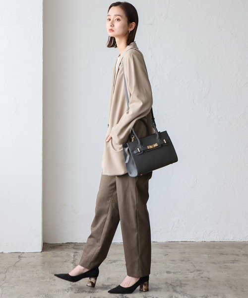 VitaFelice（ヴィータフェリーチェ）の「本革ベルトデザイン2wayスクエアミニバッグ 入園式 卒園式 卒業式 入学式（ハンドバッグ・レディース・ブラック/ベージュ/ベージュ系その他/オフホワイト/ダークグレー・FREE）」の17枚目の写真