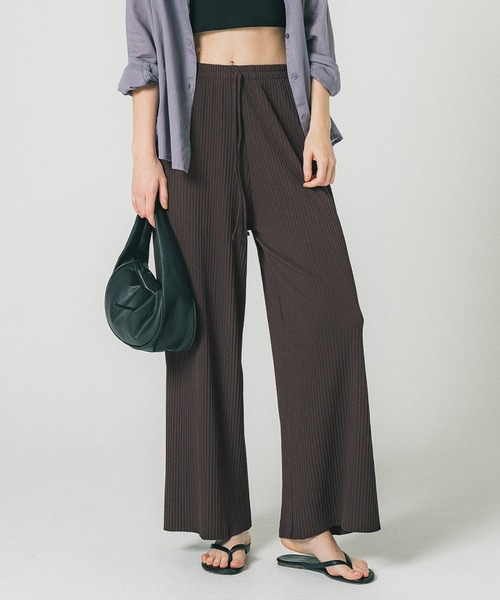 coca（coca）（コカ）の「リブワイドパンツ/カットオフ可能（その他パンツ・レディース・ベージュ/アイボリー/ブラック/イエロー/ピンク系その他/グレイッシュベージュ/ライトブルー/グリーン/ブラウン/ネイビー/マスタード/チャコールグレー/ライトピンク/カーキ/ブルー/ダークベージュ/ライトグリーン/レッド/チャコール/ワイン/ダークグリーン/ライトベージュ/ラベンダー/ダークブルー/ホワイト・ONE SIZE/LONG/SHORT/S/M/L）」の6枚目の写真