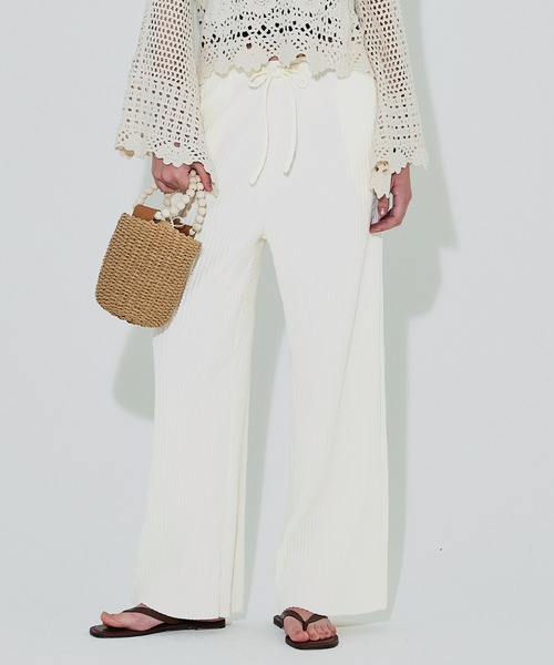 coca（coca）（コカ）の「リブワイドパンツ/カットオフ可能（その他パンツ・レディース・ベージュ/アイボリー/ブラック/イエロー/ピンク系その他/グレイッシュベージュ/ライトブルー/グリーン/ブラウン/ネイビー/マスタード/チャコールグレー/ライトピンク/カーキ/ブルー/ダークベージュ/ライトグリーン/レッド/チャコール/ワイン/ダークグリーン/ライトベージュ/ラベンダー/ダークブルー/ホワイト・ONE SIZE/LONG/SHORT/S/M/L）」の2枚目の写真