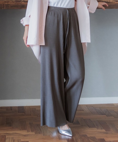 coca（coca）（コカ）の「リブワイドパンツ/カットオフ可能（その他パンツ・レディース・ベージュ/アイボリー/ブラック/イエロー/ピンク系その他/グレイッシュベージュ/ライトブルー/グリーン/ブラウン/ネイビー/マスタード/チャコールグレー/ライトピンク/カーキ/ブルー/ダークベージュ/ライトグリーン/レッド/チャコール/ワイン/ダークグリーン/ライトベージュ/ラベンダー/ダークブルー/ホワイト・ONE SIZE/LONG/SHORT/S/M/L）」の5枚目の写真