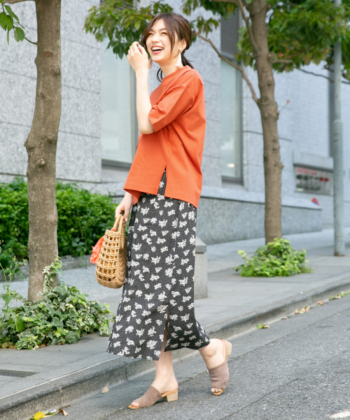 GLOBAL WORK（グローバルワーク）の「アソートガラセミフレアスカート/837953（スカート・レディース・オフホワイト/ホワイト/ブラック/その他・LARGE/MEDIUM）」の9枚目の写真