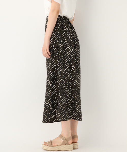 GLOBAL WORK（グローバルワーク）の「アソートガラセミフレアスカート/837953（スカート・レディース・オフホワイト/ホワイト/ブラック/その他・LARGE/MEDIUM）」の18枚目の写真