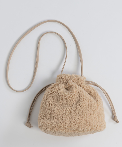 Libra Cue(リブラ キュー)の「Libra ボア巾着ポシェット(ショルダーバッグ・レディース・ブラック/アイボリー・FREE)」の15枚目の写真