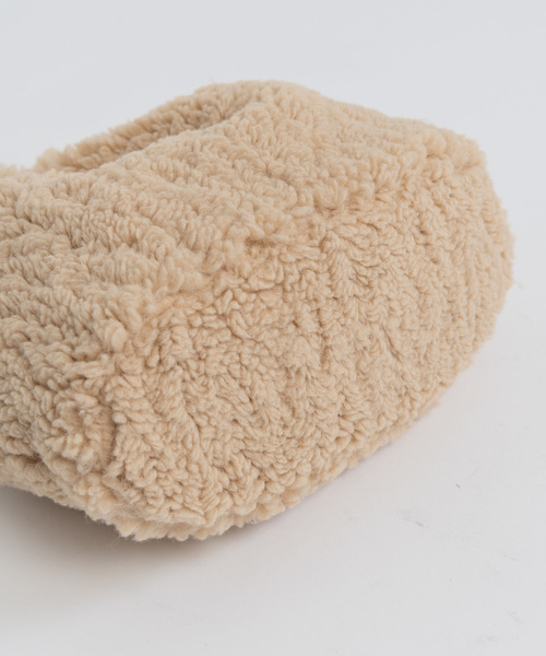 Libra Cue(リブラ キュー)の「Libra ボア巾着ポシェット(ショルダーバッグ・レディース・ブラック/アイボリー・FREE)」の4枚目の写真