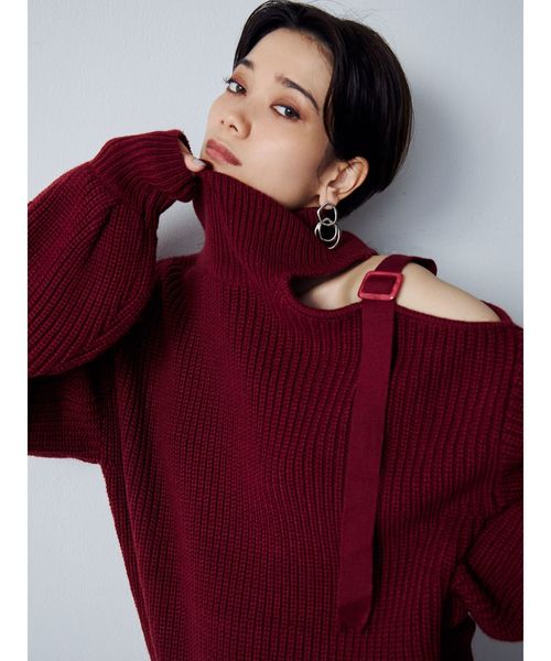 EMODA（エモダ）の「ベルトショルダーニットトップ（ニット/セーター・レディース・ホワイト/ブラック/レッド/ベージュ・FREE）」の5枚目の写真