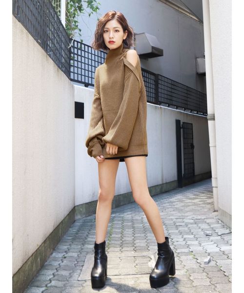 EMODA（エモダ）の「ベルトショルダーニットトップ（ニット/セーター・レディース・ホワイト/ブラック/レッド/ベージュ・FREE）」の10枚目の写真