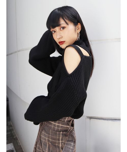 EMODA（エモダ）の「ベルトショルダーニットトップ（ニット/セーター・レディース・ホワイト/ブラック/レッド/ベージュ・FREE）」の13枚目の写真