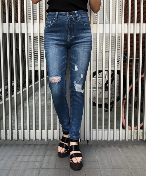 ENVYM（アンビー）の「ＪＵＳＴ　ＷＡＩＳＴ　ダメージＳＫＩＮＮＹ（デニムパンツ・レディース・ネイビー/サックスブルー/ブラック/ブルー・S/M/XS）」の11枚目の写真