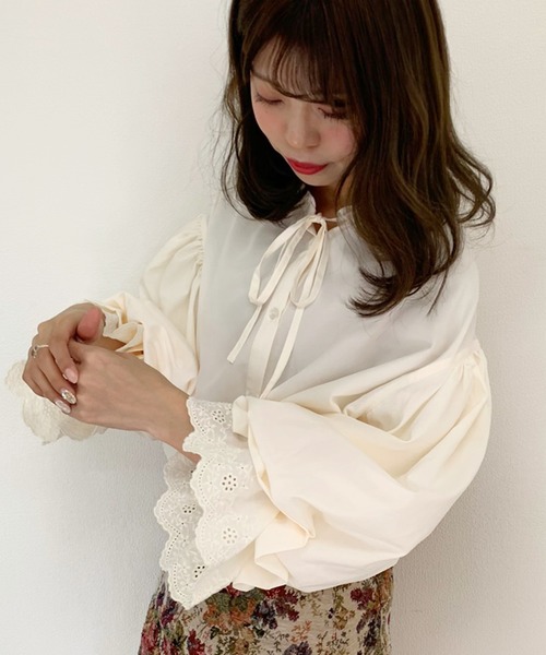 apres jour（アプレジュール）の「袖ボリュームレースブラウス【ZOZOTOWN限定アイテム】（シャツ/ブラウス・レディース・ベージュ/アイボリー/モカ・フリー）」の8枚目の写真