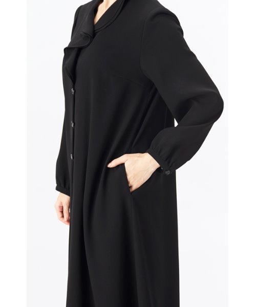 MONOIR(モノワール)の「濃染加工ゆったりサイズワンピース(ワンピース・レディース・ブラック・LL/3L/M/L)」の6枚目の写真