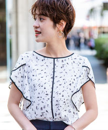 パイピングチューリップブラウス