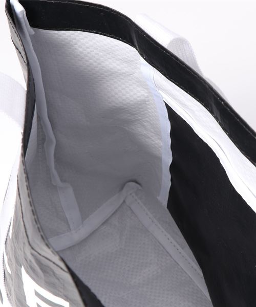 Ocean Pacific（オーシャンパシフィック）の「【OP】レディーストートバッグ / ビーチ  プール  リゾート  アウトドア フィットネス（トートバッグ・レディース・ホワイト/ブラック・FREE）」の4枚目の写真