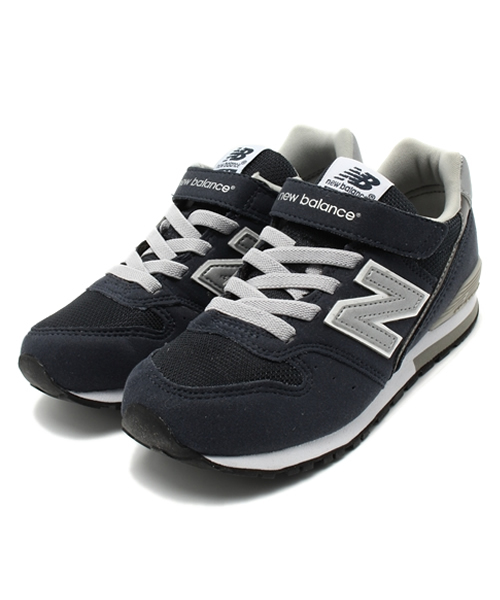 SHIPS(シップス)の「New balance:LIFE STYLE KV996(スニーカー・キッズ・グレー/ネイビー・21/17/22/18/20/19)」の2枚目の写真