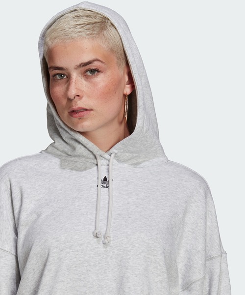 adidas（アディダス）の「アディカラー エッセンシャルズ パーカー