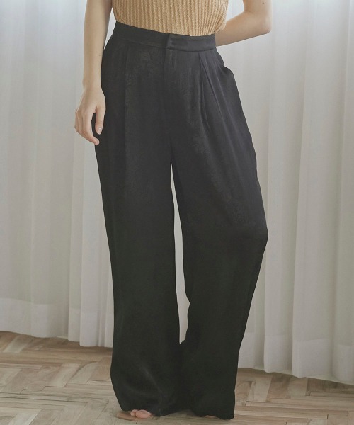 Willful by lipstar（ウィルフル バイ リップスター）の「【Willful by lipstar】サテンジャガードリラックスパンツ（その他パンツ・レディース・カーキ/ブラック/グリーン・M/S）」の2枚目の写真
