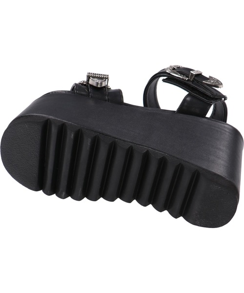 SPINNS（スピンズ）の「ウエスタンバックルベルト厚底サンダル（サンダル・レディース・ブラック/クリア・S/M/L）」の11枚目の写真