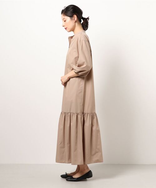 NATURAL BEAUTY BASIC（ナチュラルビューティーベーシック）の「切り替えギャザーシャツワンピース（ワンピース・レディース・ブルー/ベージュ/オフホワイト・MEDIUM）」の4枚目の写真