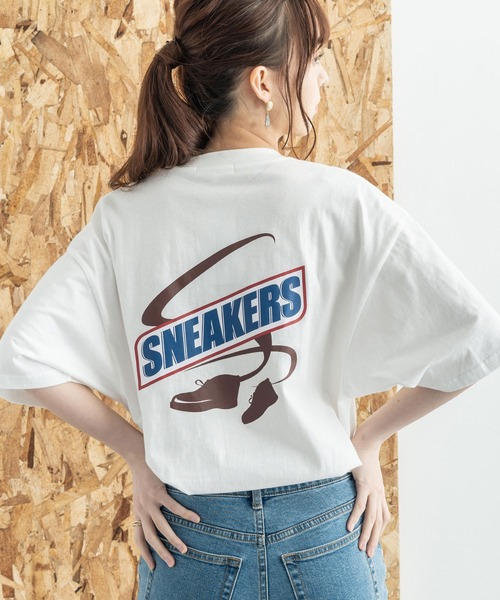 Rocky Monroe（ロッキーモンロー）の「オーバーサイズ パロディプリント 半袖 ビッグT（Tシャツ/カットソー・メンズ・オフホワイト/サックスブルー/ブラック/パープル/ホワイト系/ブラック系/ベージュ系/グリーン系/サックスブルー系/グレイッシュベージュ/グリーン/パープル系・L/S/M）」の3枚目の写真