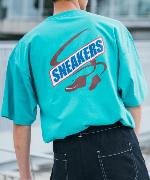 Rocky Monroe（ロッキーモンロー）の「オーバーサイズ パロディプリント 半袖 ビッグT（Tシャツ/カットソー・メンズ・オフホワイト/サックスブルー/ブラック/パープル/ホワイト系/ブラック系/ベージュ系/グリーン系/サックスブルー系/グレイッシュベージュ/グリーン/パープル系・L/S/M）」の9枚目の写真