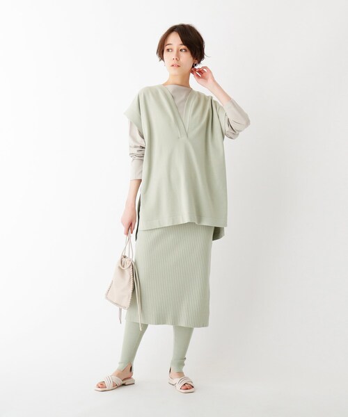 OPAQUE.CLIP(オペークドットクリップ)の「◆ストレッチレーヨン ニットプルオーバーベスト【WEB限定サイズ】(ベスト・レディース・ガンメタ/ブラック/オリーブ・38/40/42)」の6枚目の写真