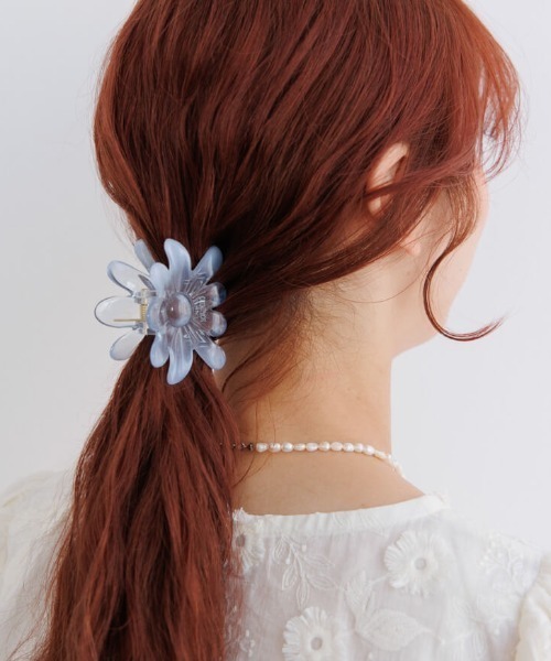 flower(フラワー)の「カモミールクリアクリップ(バレッタ/ヘアクリップ・レディース・ベージュ/パープル/クリア/ブルー/グリーン・FREE)」の4枚目の写真
