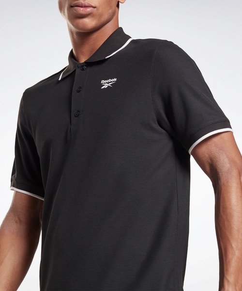 Reebok(リーボック)の「トレーニング エッセンシャルズ ポロシャツ Training Essentials Polo Shirt(ポロシャツ・メンズ・ブラック・SMALL/MEDIUM/LARGE/X-LARGE/XX-LARGE/X-SMALL)」の3枚目の写真