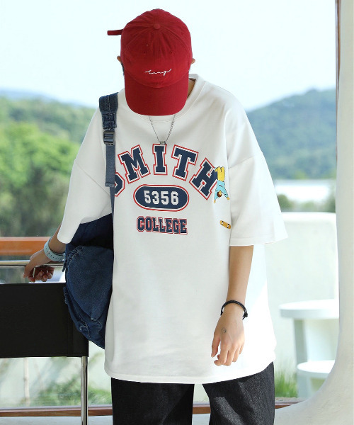 neos（ネオス）の「【neos -addictive design-】ビッグシルエット 刺繍 プリント ポンチ クルーネック Tシャツ（Tシャツ/カットソー・メンズ・ホワイト/ブラウン/グリーン/スミクロ・MEDIUM/LARGE）」の2枚目の写真