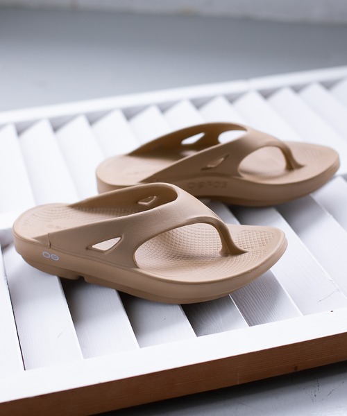 OOFOS（ウーフォス）の「OOFOS　Ooriginal（サンダル・メンズ・ブラック/ベージュ/モカ/オリーブ・26cm/27cm/28cm）」の4枚目の写真