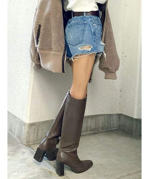 GYDA(ジェイダ)の「NEW BACK RIPPEDデニムショーパン(デニムパンツ・レディース・ライトブルー/インディゴブルー/ブルー・SMALL/MEDIUM/LARGE/X-SMALL)」の1枚目の写真