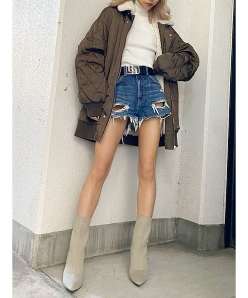 GYDA(ジェイダ)の「NEW BACK RIPPEDデニムショーパン(デニムパンツ・レディース・ライトブルー/インディゴブルー/ブルー・SMALL/MEDIUM/LARGE/X-SMALL)」の4枚目の写真