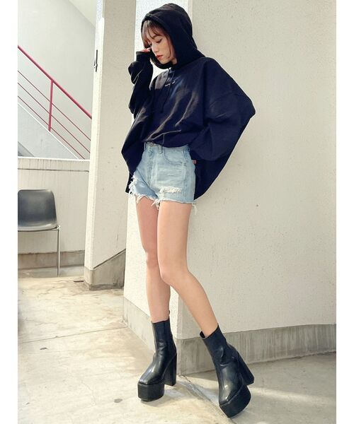 GYDA(ジェイダ)の「NEW BACK RIPPEDデニムショーパン(デニムパンツ・レディース・ライトブルー/インディゴブルー/ブルー・SMALL/MEDIUM/LARGE/X-SMALL)」の16枚目の写真