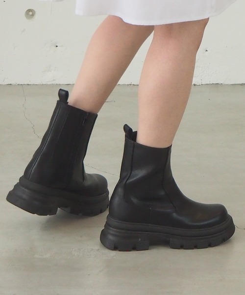 tiptop(ティップトップ)の「ボリュームソールミドルブーツ(ブーツ・レディース・ブラック/ブラウン・M/L)」の6枚目の写真
