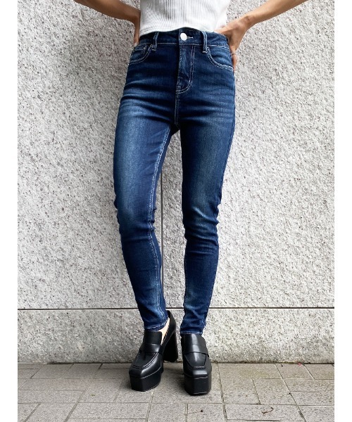 ENVYM（アンビー）の「ＪＵＳＴ ＷＡＩＳＴ ＳＫＩＮＮＹ ＰＴ（デニムパンツ・レディース・ブルー・S/XS/M）」の3枚目の写真