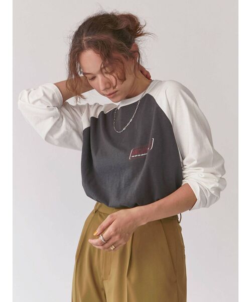 Ungrid(アングリッド)の「ラグランビッグロングスリーブTee(Tシャツ/カットソー・レディース・ネイビー/オフホワイト/グリーン・FREE)」の10枚目の写真