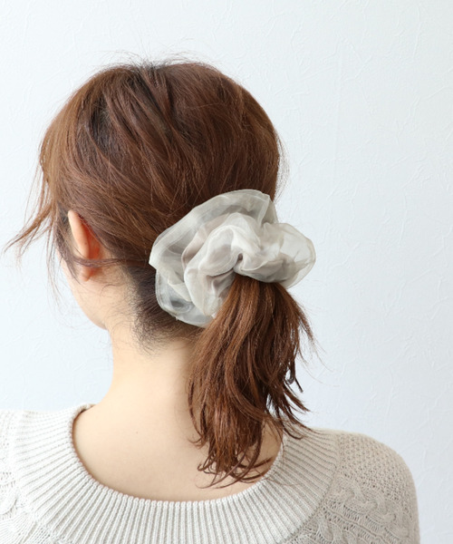 Three Four Time（ｽﾘｰﾌｫｰﾀｲﾑ）の「サテン×オーガンジーダブルシュシュ（シュシュ・レディース・ベージュ/ブラック/グリーン/ピンク・FREE）」の3枚目の写真