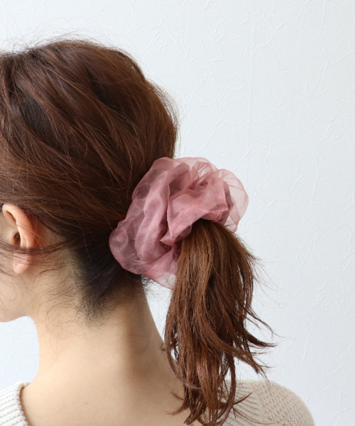 Three Four Time（ｽﾘｰﾌｫｰﾀｲﾑ）の「サテン×オーガンジーダブルシュシュ（シュシュ・レディース・ベージュ/ブラック/グリーン/ピンク・FREE）」の7枚目の写真