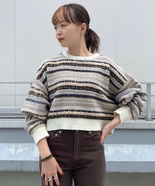 CIAOPANIC（チャオパニック）の「【WEB限定】フェアアイル柄ショートニット（ニット/セーター・レディース・ベージュ/グレー/ホワイト×レッド/アイボリー・FREE）」の2枚目の写真