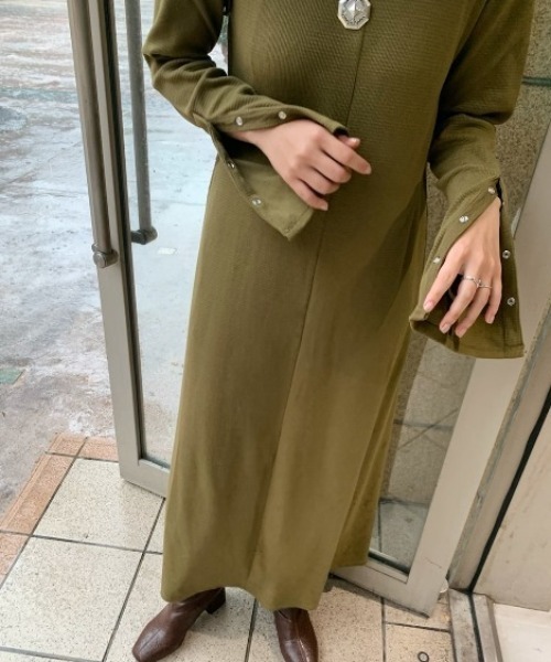 Kastane（カスタネ）の「サーマルフレア袖マキシワンピース（ワンピース・レディース・ブラウン/カーキ・FREE）」の10枚目の写真