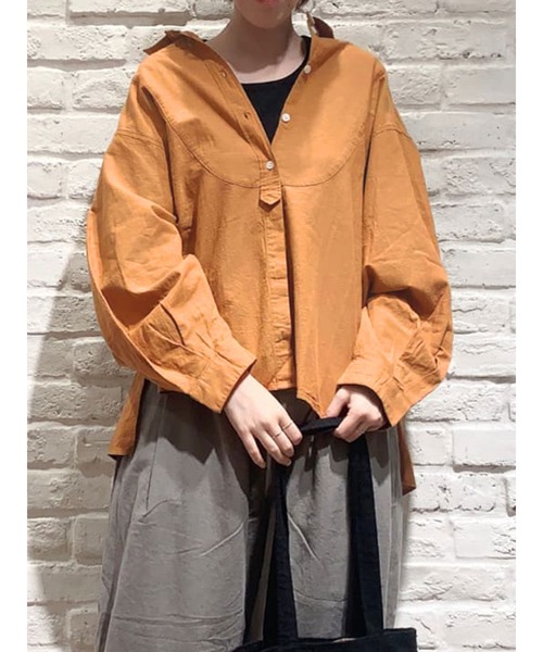 Samansa Mos2(サマンサ モスモス)の「ドルマン風シャツ(シャツ/ブラウス・レディース・ブラック/ベージュ/マスタード/モカ・フリ-)」の4枚目の写真